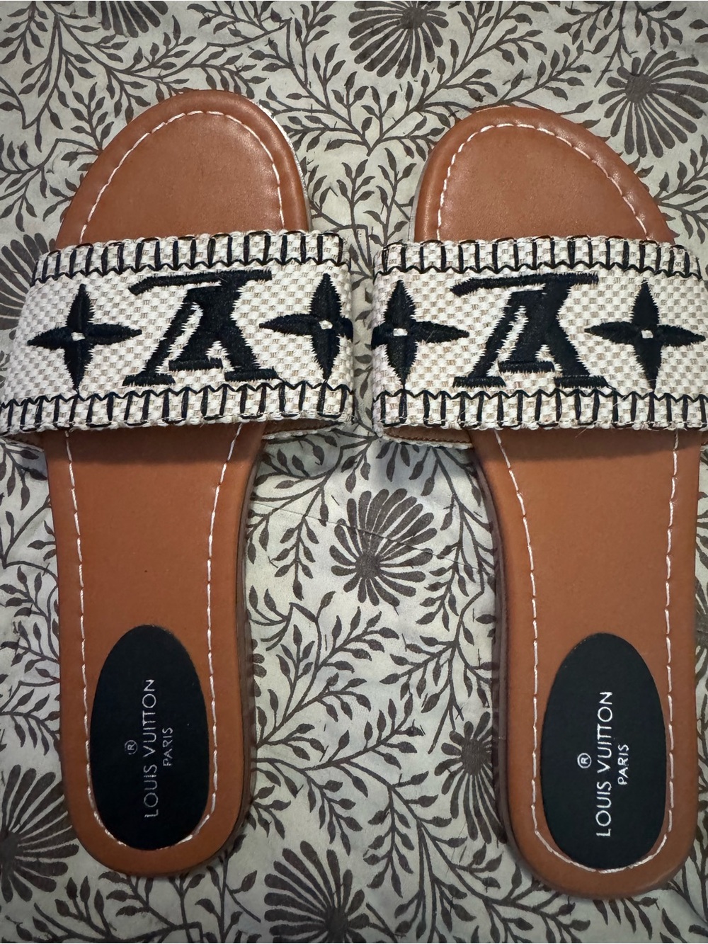 COPY-LV woven sandals - Picture 2 of 5